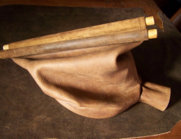 Soufflet de forge avec manches en bois