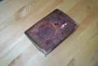 Livre d’ or avec corne et os