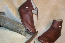 Chaussures XIème avec bouton en os
